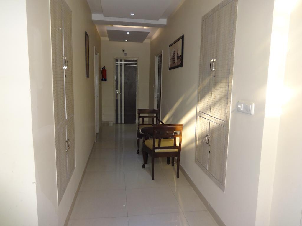 Hotel Grace New Delhi Exterior photo