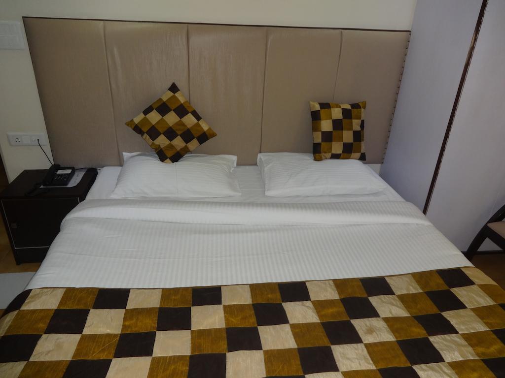 Hotel Grace New Delhi Room photo